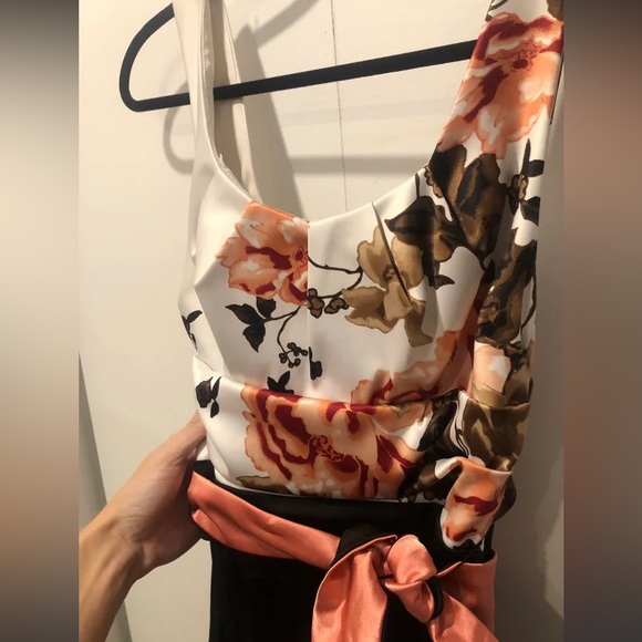 Le Château satin floral dress - Picture 4 of 6